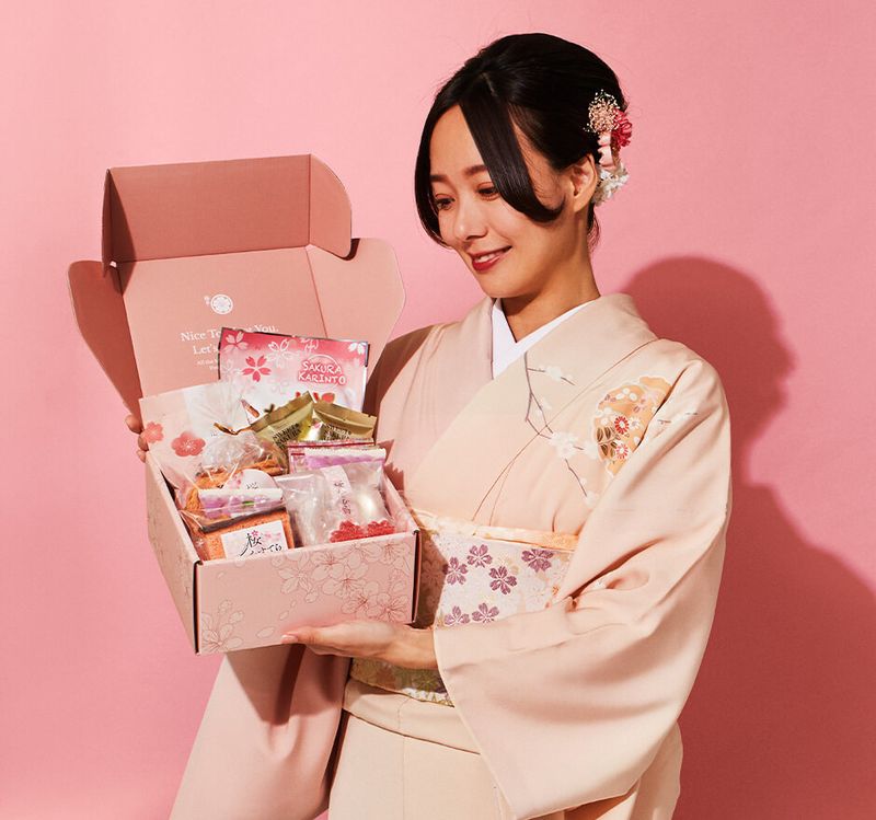 Japanese gift box sakuraco